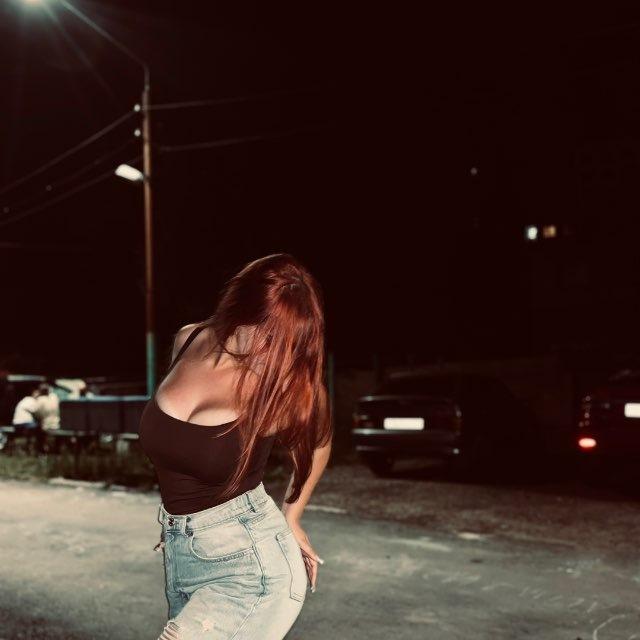 ℰ