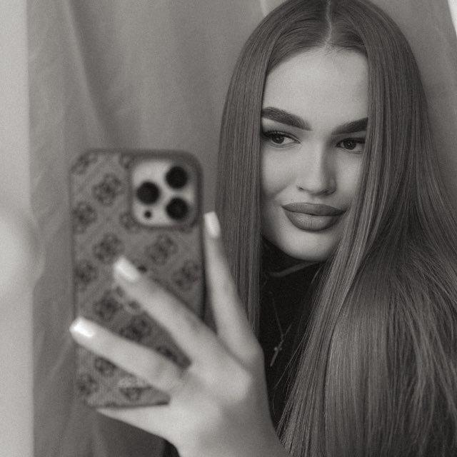 𝐞𝐤𝐚𝐭𝐞𝐫𝐢𝐧𝐚