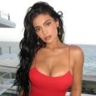 Kylie Jenner 🌺 kyliejenner