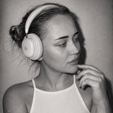 ALINA REINER