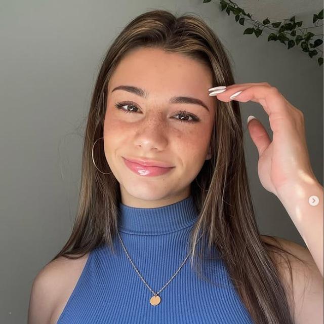 Mikayla Campinos