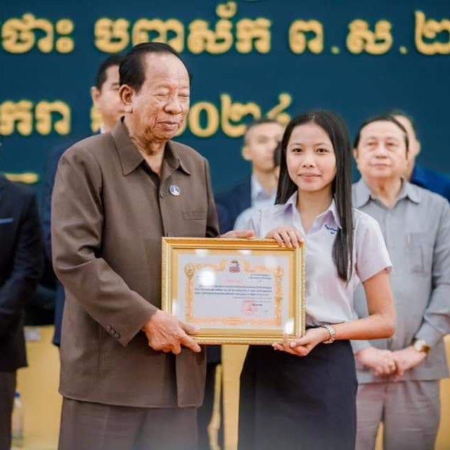 ឌុច មន្នីរ៉េត🅰️✨ត្រៀមbacll&គ្រូ