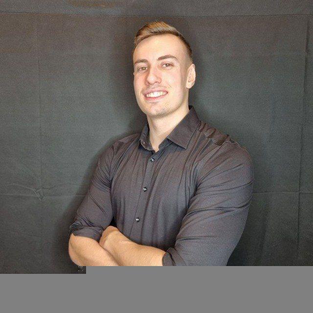 Leon Kramer Offiziell