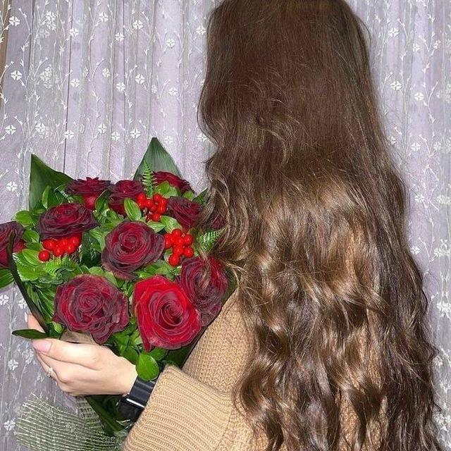 ضاحِكه مُستبشره 🩵