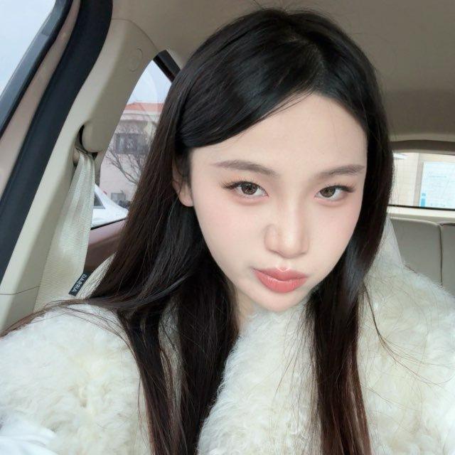 杭州小夏(在校女大❤️)