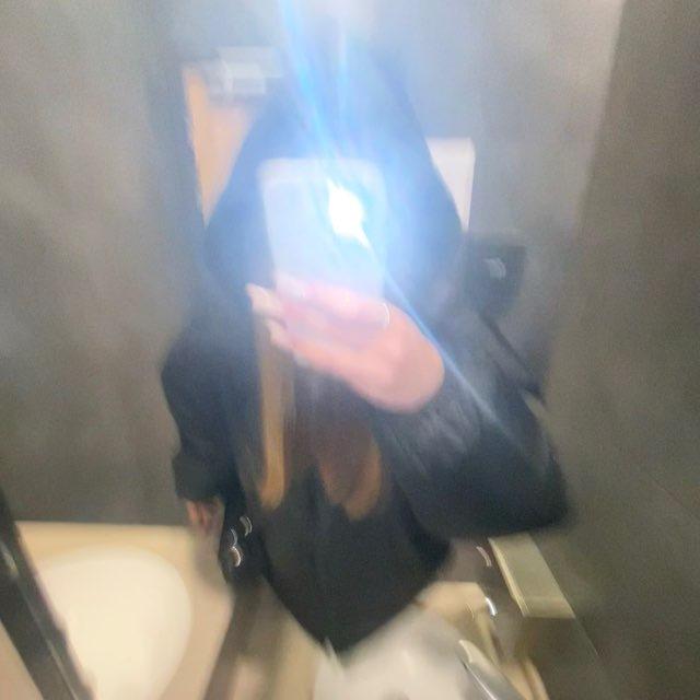 н