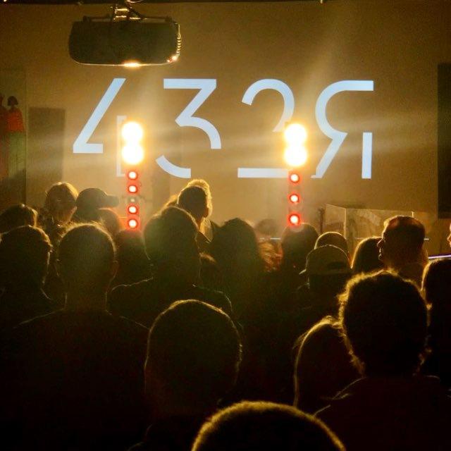 432Я