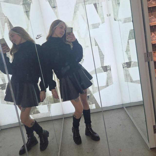 Oliviajacobsen_off