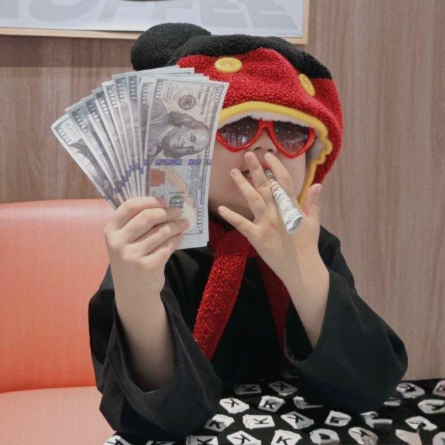 🪙白马长枪飘如诗，鲜衣怒马少年时。