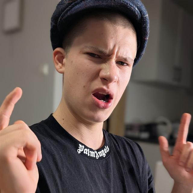 Данька💪