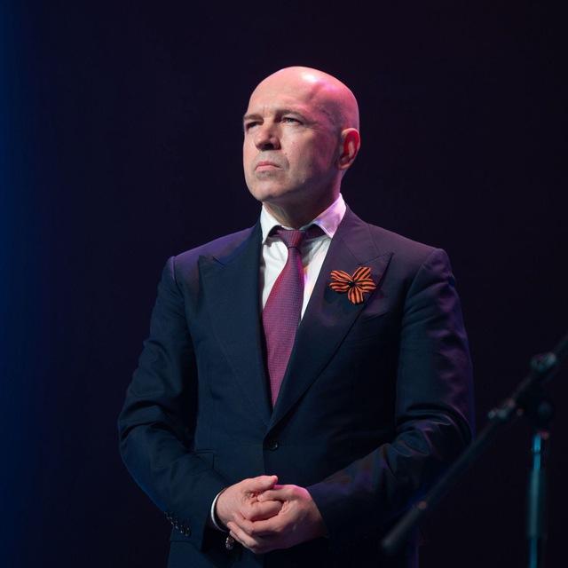 КОНСТАНТИН СЕРОВ