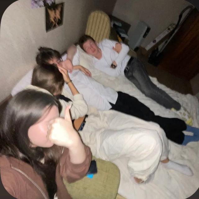 ЭБЛЮП 👯‍♀️
