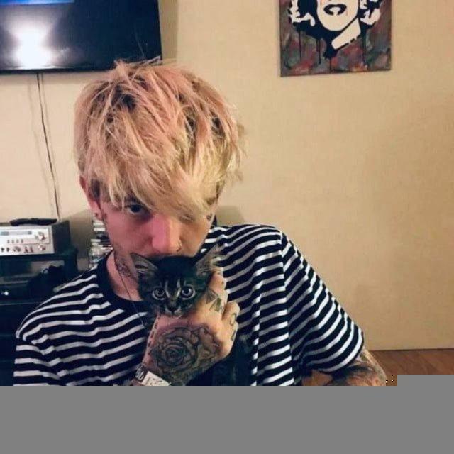 👾