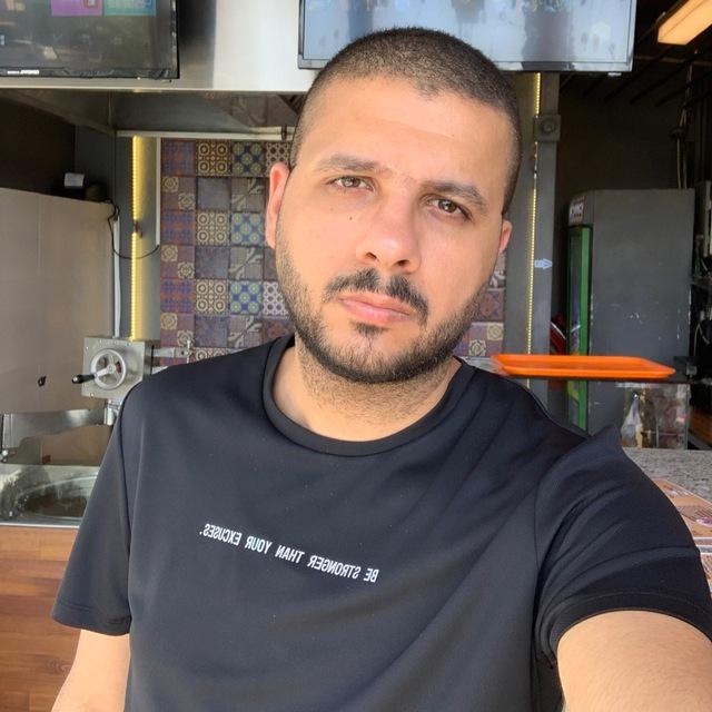 مصطفى عماد