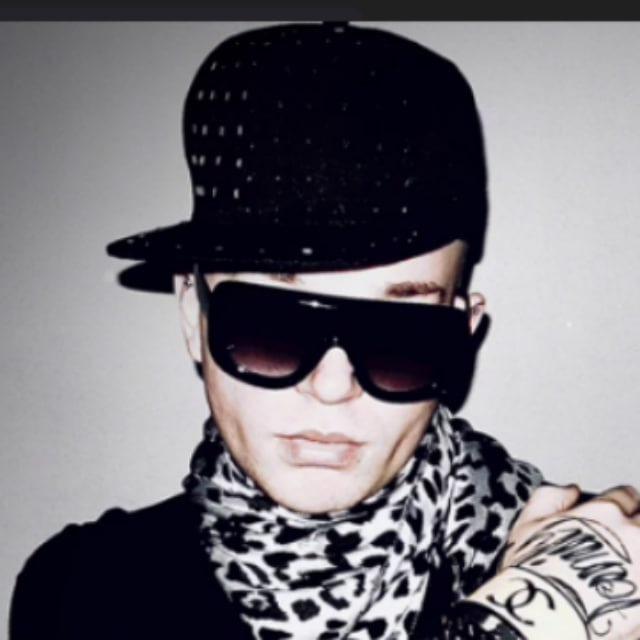 huzzy b все песни