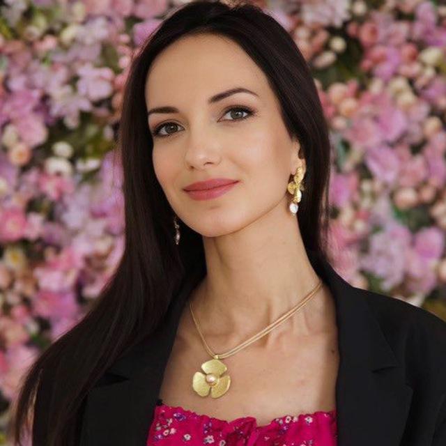 Инна Априори 🌹 Бренд и нейроны