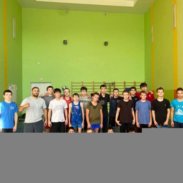 Wrestlers from Kaluga