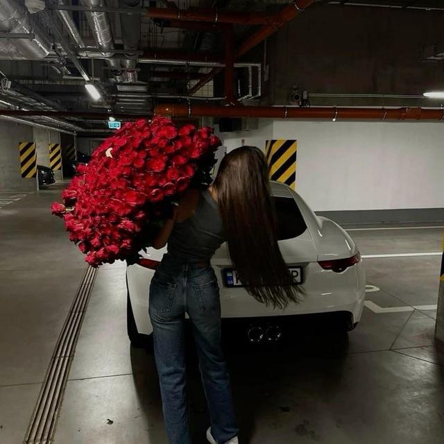 kissing