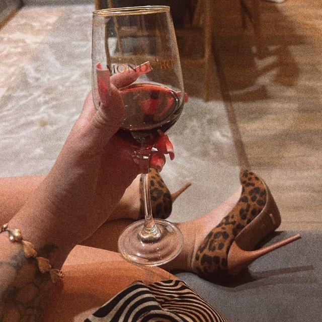 Вино и пелёнки | 18+