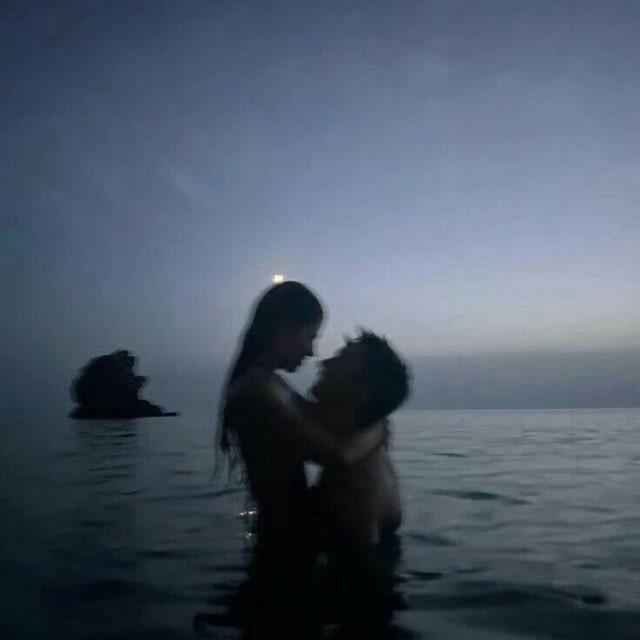 -🐋