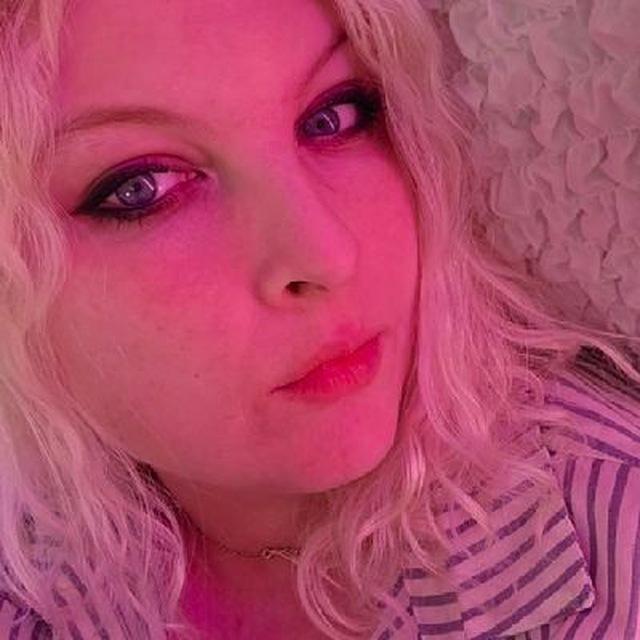 Abbey | Blue-Eyes