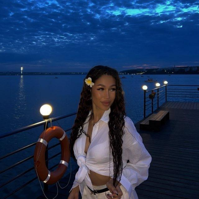 𝐋𝐈𝐋 𝐌𝐎𝐌𝐌𝐘