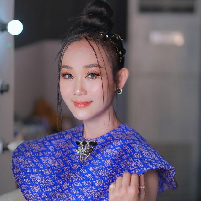 Eva - អុីវ៉ា