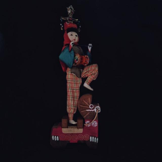 Лягухи и Бротиган / вагон книг и маленькая тележка