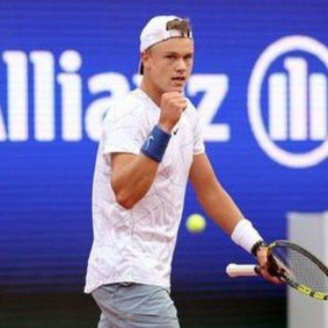 TENNIS KING 👑