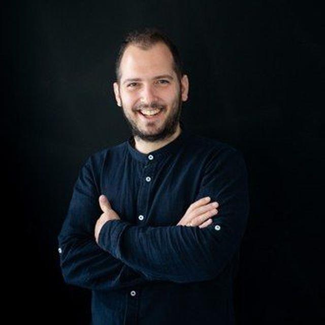 Dimi Oikonomou bets