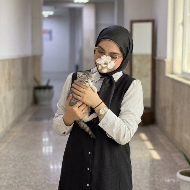 🦢I am زهره.