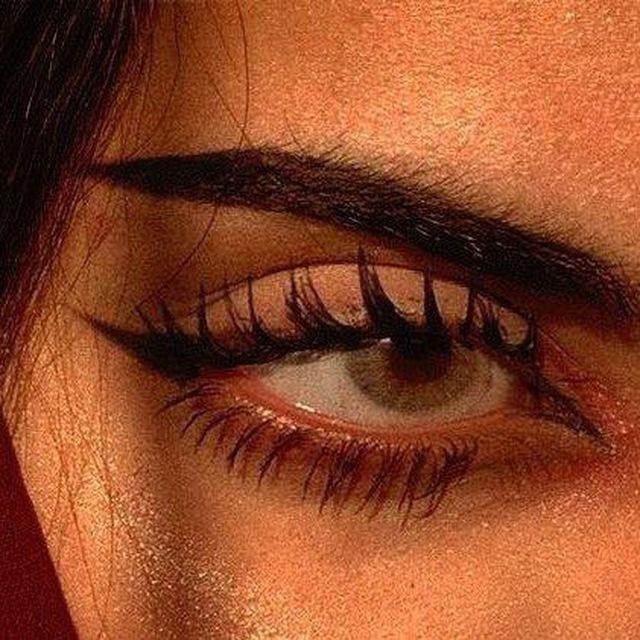 ل عيونها ✨