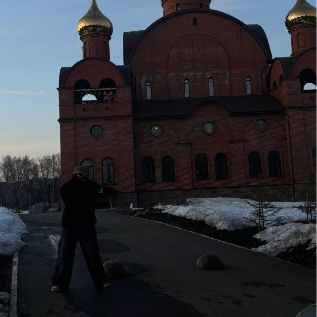 По приколу