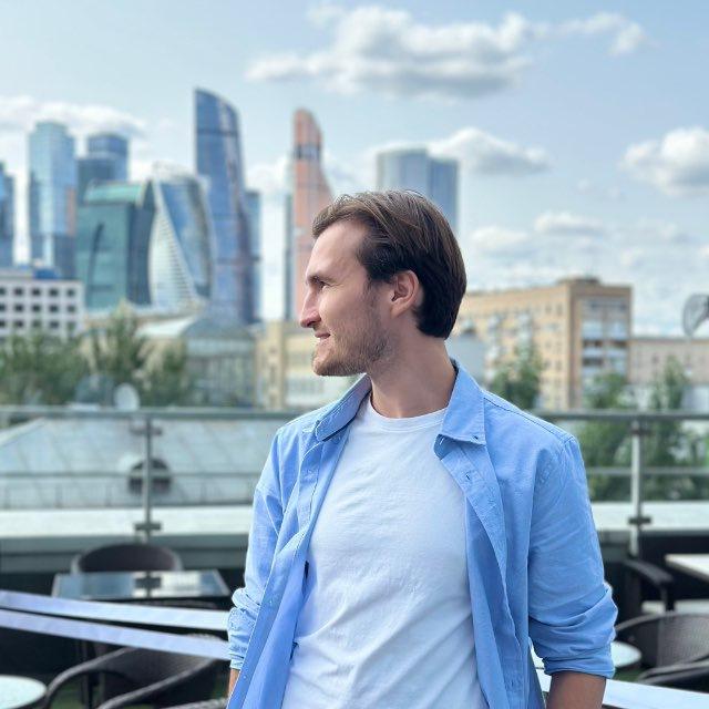 Печатает…