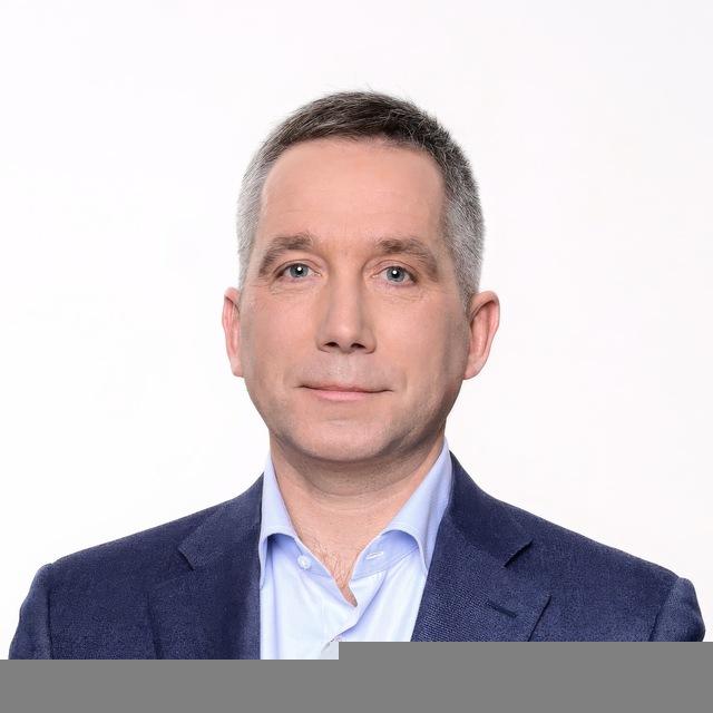 Олег Леонов