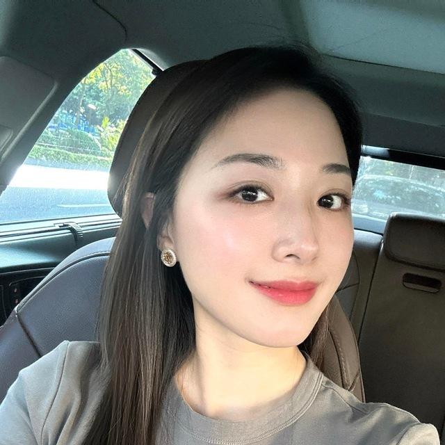 AI Model photo(Luna)