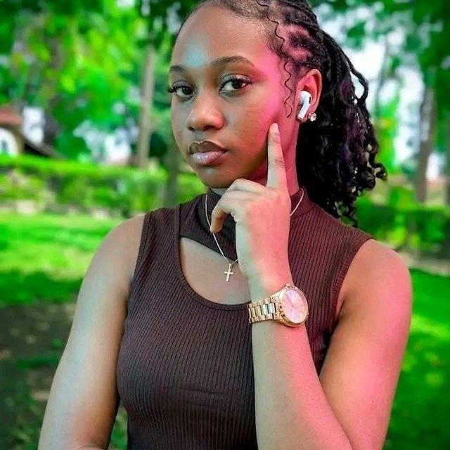 Flora Besty ❤️