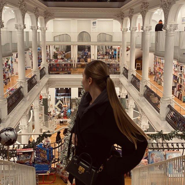 книгоголік Катя 🎀