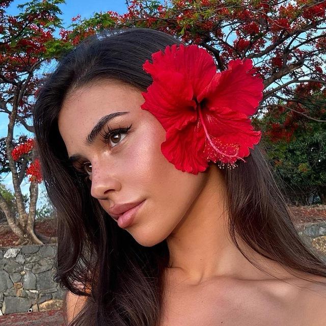 Leah Halton 🌸