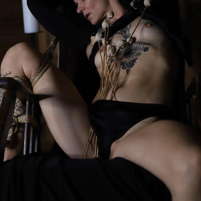 Karasu Kinbaku