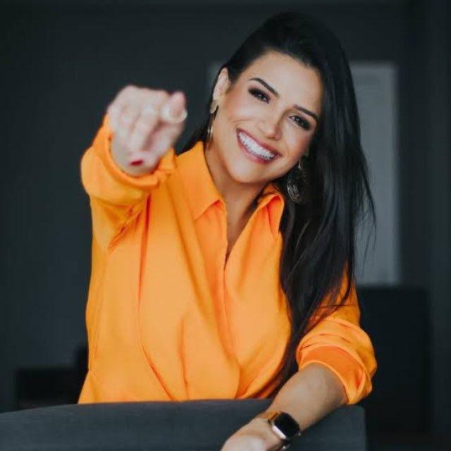 Lara Thamires Oficial