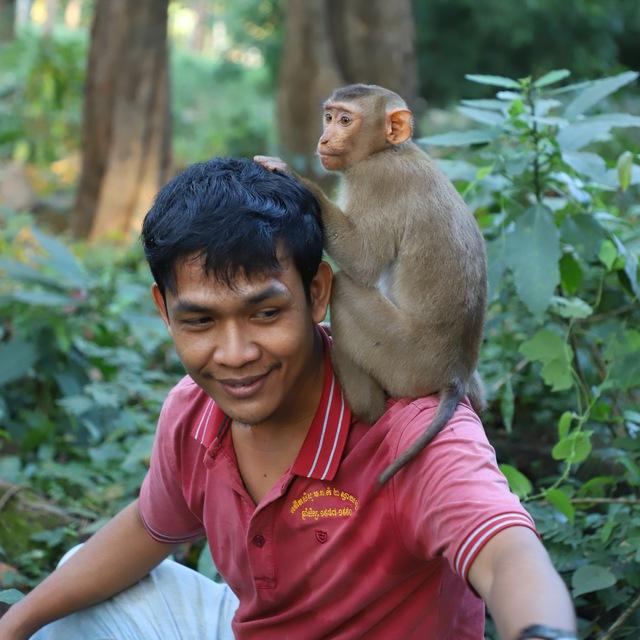 លក់ (Facebook Page & Youtube...!)