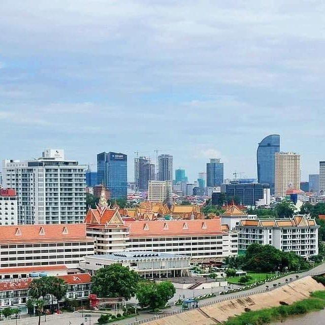 ក្រុមជាងសំណង់&ជាងថ្នាំលាបកម្ពុជា