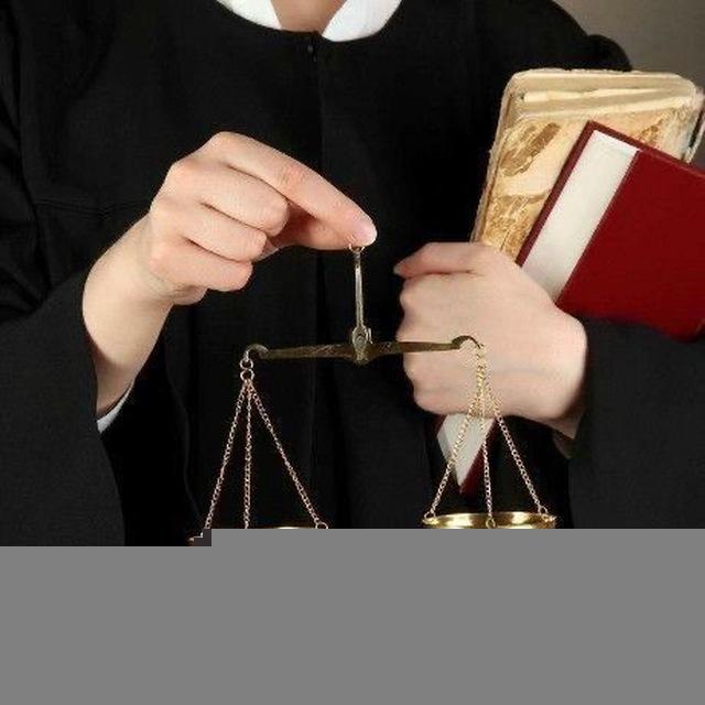 لـ ⊱ محاميـۿ : 👩🏻‍💼🫀.