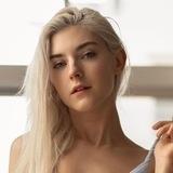 Eva Elfie