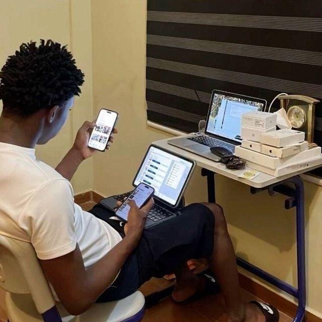 hustle_is_the_way🧑‍💻💜✊💜
