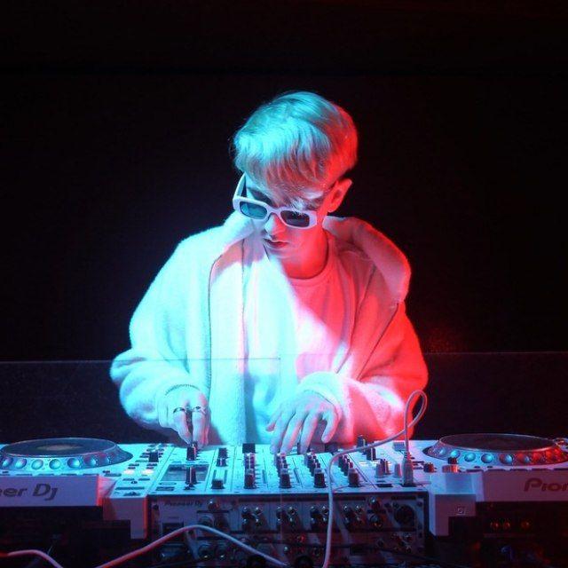 DONEEEL RAVE CLUB