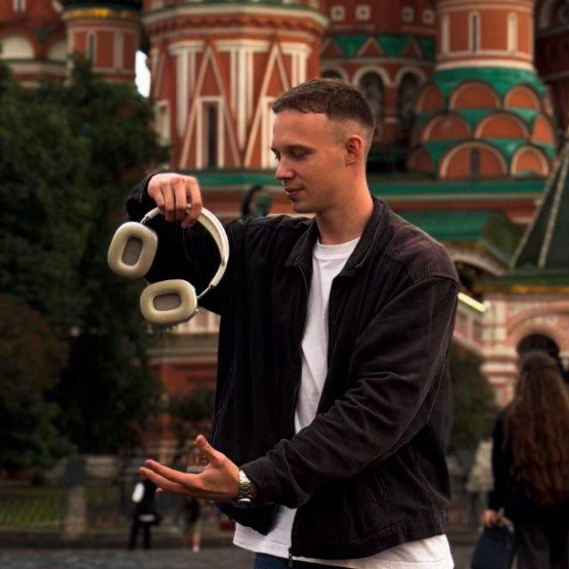 ANDREY VAIS