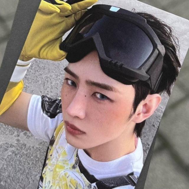 sunghoon luv bot (خونه نیستیم)