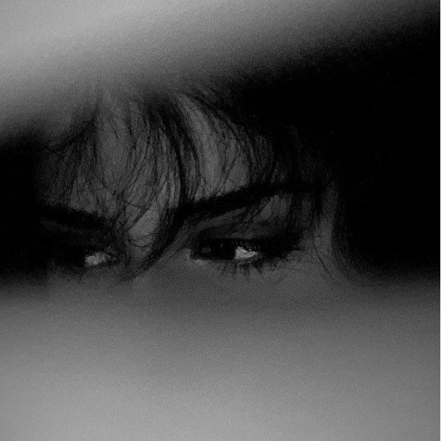 𝑎' 𝑝𝑒𝑟𝑡𝑒 𝑑𝑒 𝑣𝑢𝑒
